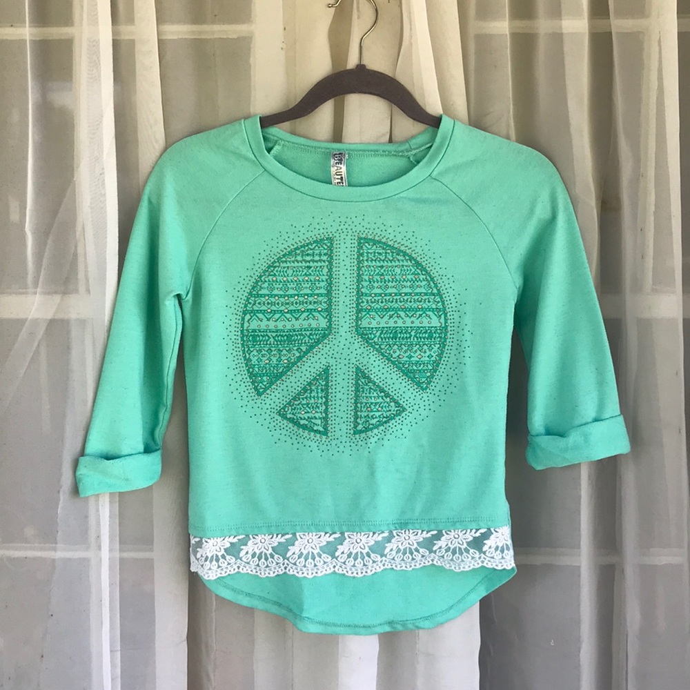 Lightweight sweater